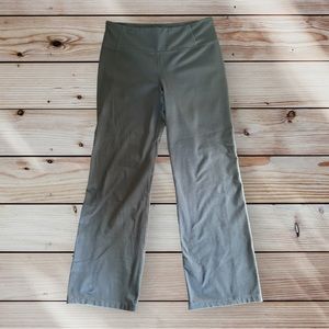 TANGERINE Women’s Mid Rise Flare Athletic Pants in Charcoal